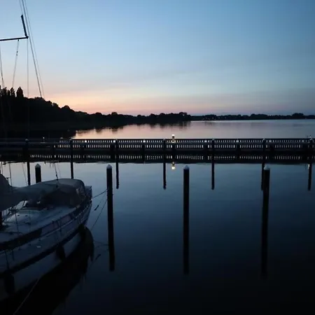 Hausboot Liliput * Stralsund