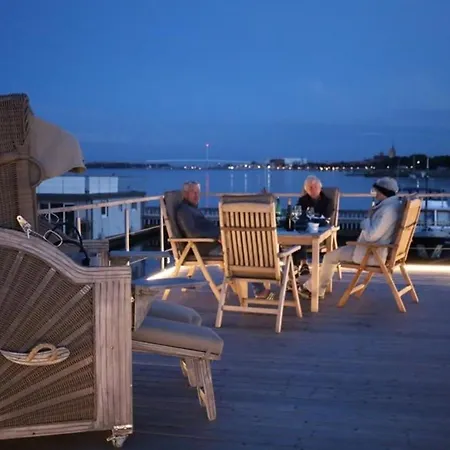 Hausboot Liliput Botel *